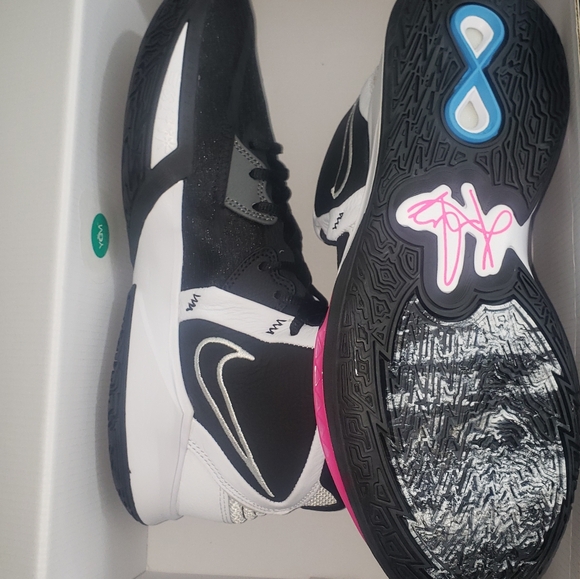 🔥Nike Kyrie Infinity - Picture 2 of 15